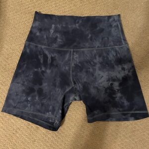 Deep blue/gray tie dye lululemon align biker shorts 6” size 6